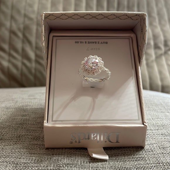 Silver cubic Zirconia ring - Picture 1 of 3